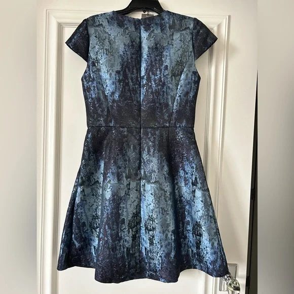 ⭐️⭐️Host Pick ⭐️Vince Camuto Metallic Abstract Print Jacquard Fit & Flare Dress